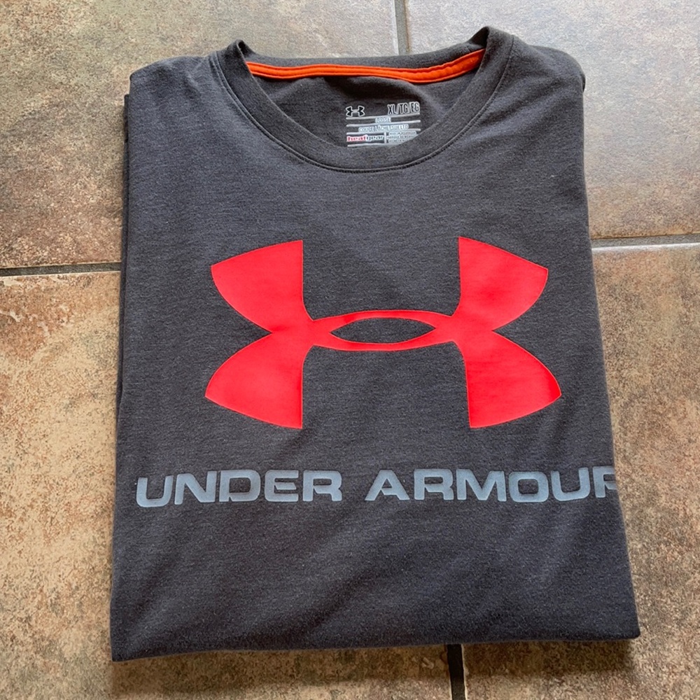 Men’s XL Under Armour Tee Shirt